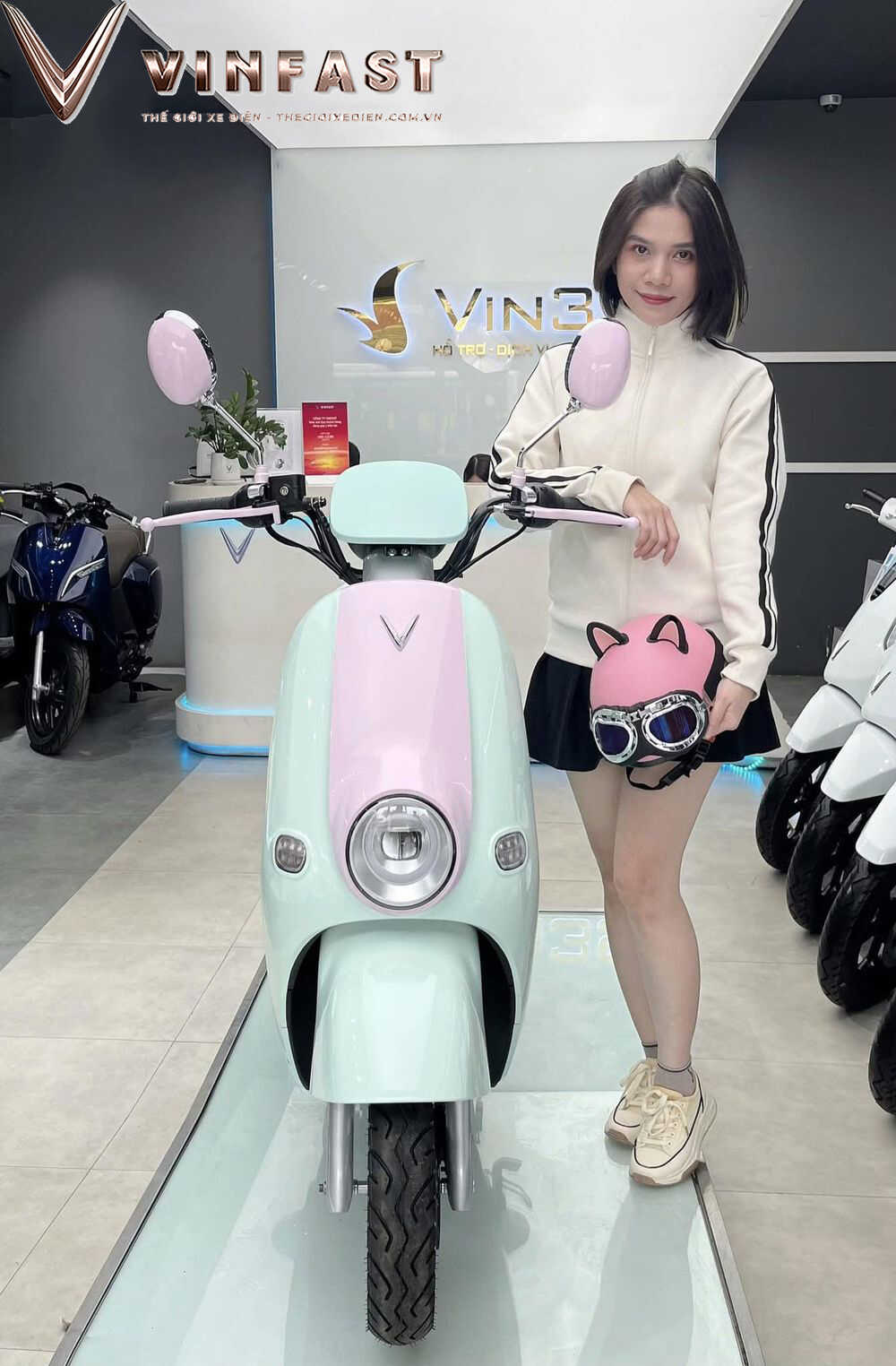 Thuê Xe Máy Quận 1: Trải Nghiệm Cafe Và Ngắm Phố Sài Gòn Thả Ga